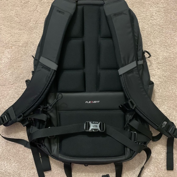 The North Face Borealis Backpack (excellent condition) - Picture 3 of 8